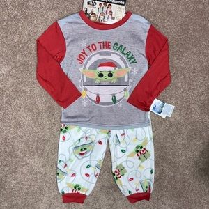 NWT Star Wars mandalorian baby yoda Christmas pajamas 4t